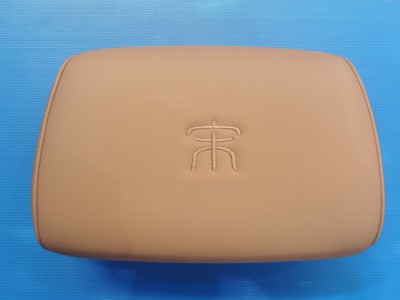 比亚迪宋L内部头枕扶手图9