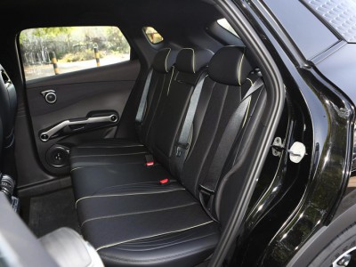 比亚迪元PLUS内部扶手图3