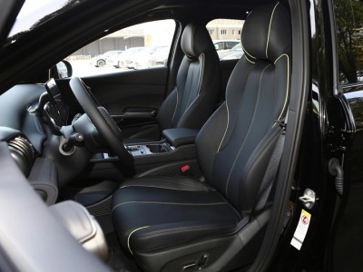 比亚迪元PLUS内部扶手图5