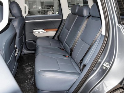 长安深蓝G318后中头枕图4